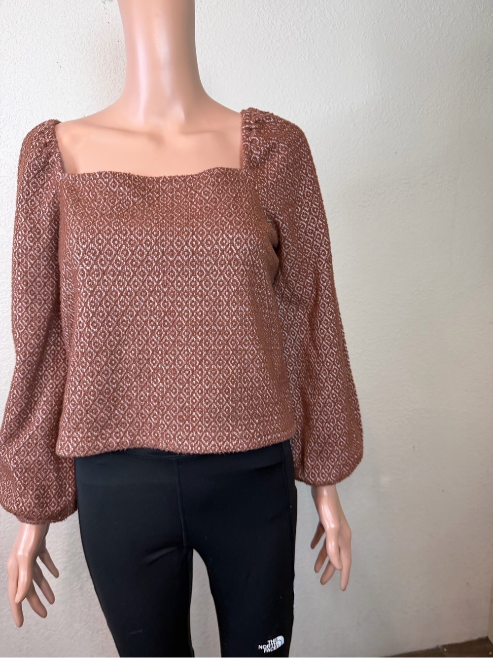 Madewell Jacquard Puff-Sleeve Crop Top in Dark Merlot sz Medium Knit Square-Neck - Picture 3 of 12